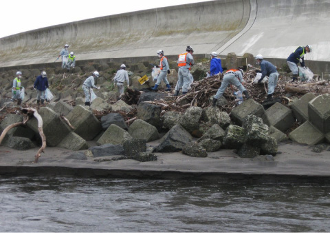 Goto River clean-up activity Photo 1.